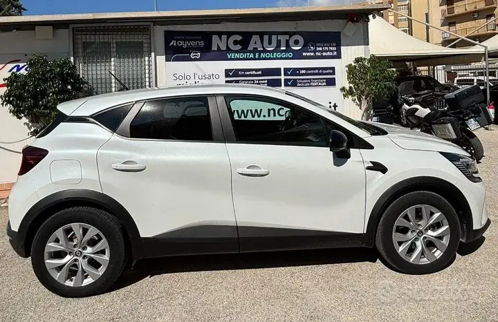 Renault Captur 2022 photo 2