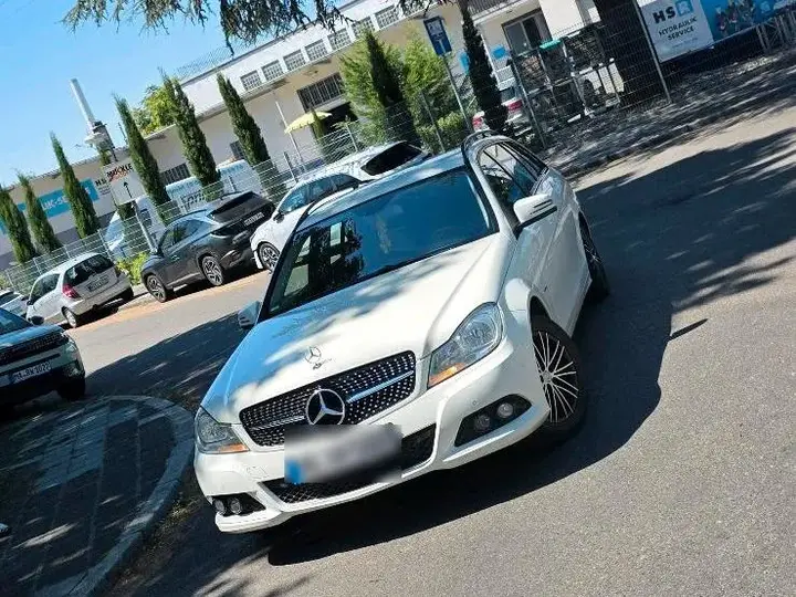 Mercedes-Benz C180