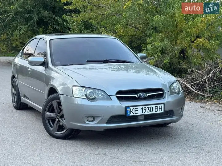 Subaru Legacy 2005 photo 2
