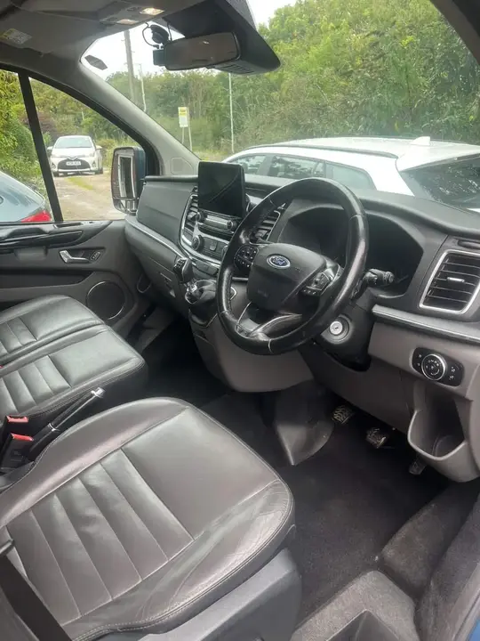 Ford Tourneo Custom 2019 photo 2