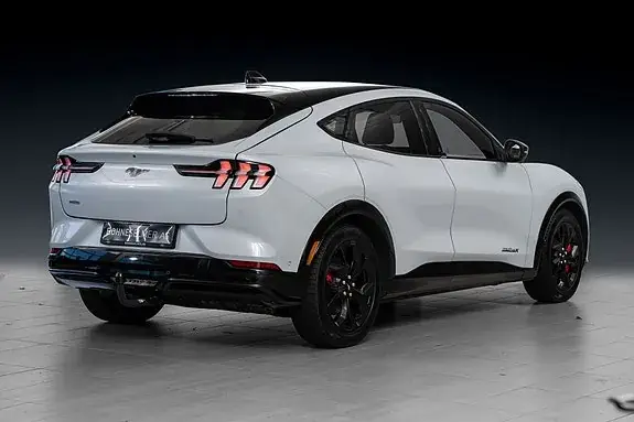 Ford Mustang Mach-E 2023 photo 3