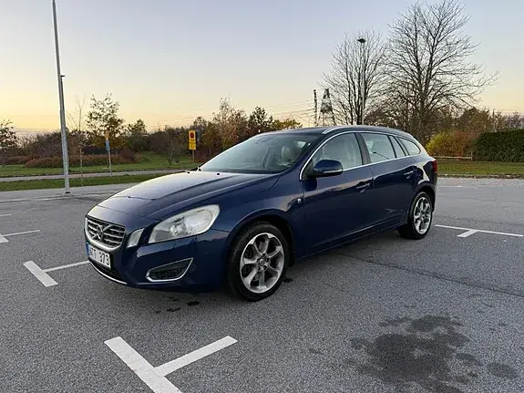 Volvo V60 2012 photo 2