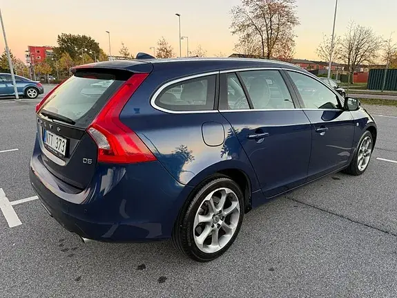 Volvo V60 2012 photo 4