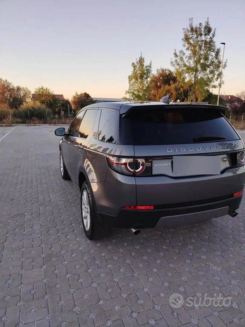 Land Rover Discovery Sport 2016 photo 2