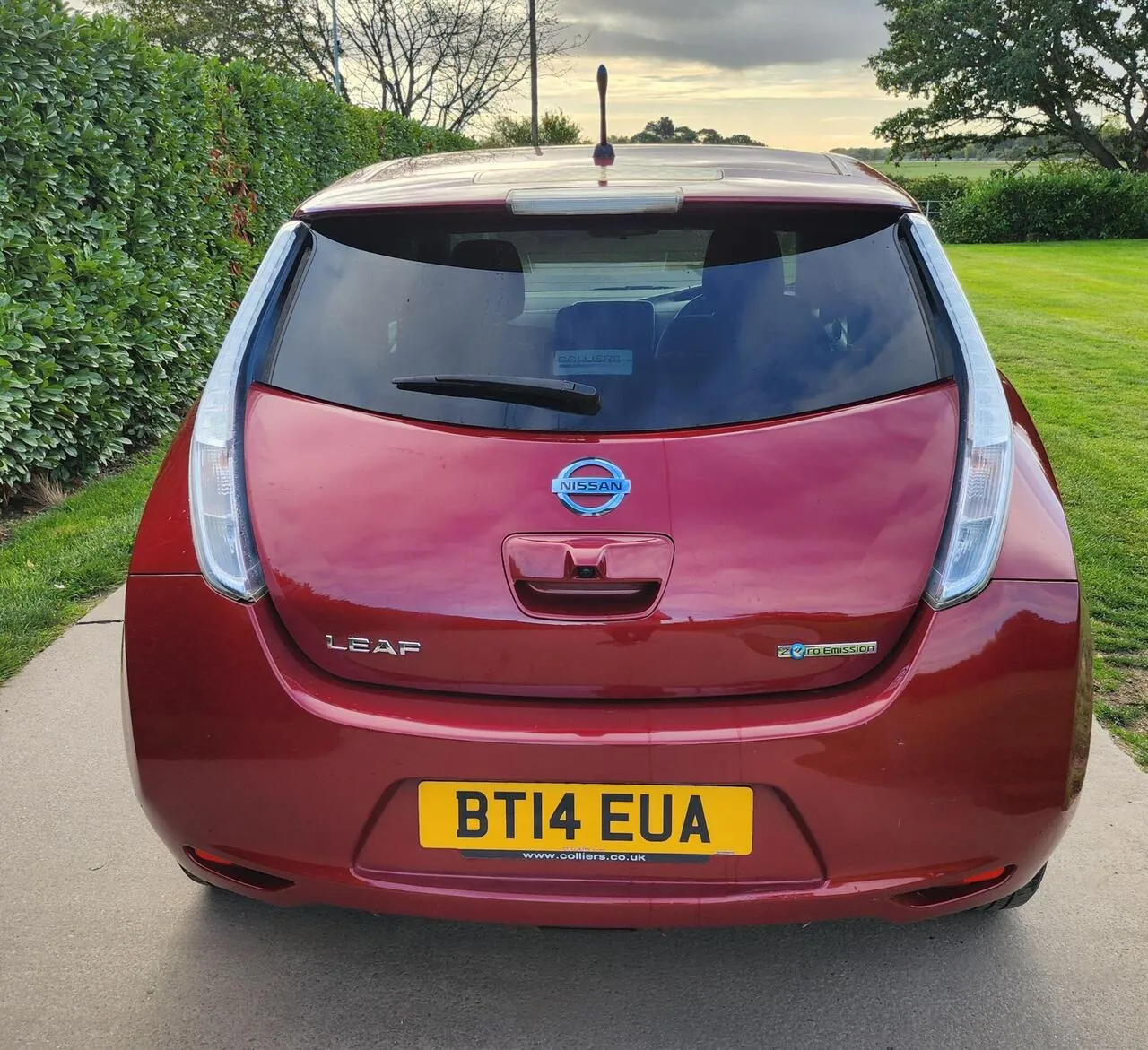 Nissan Leaf 2014 photo 4