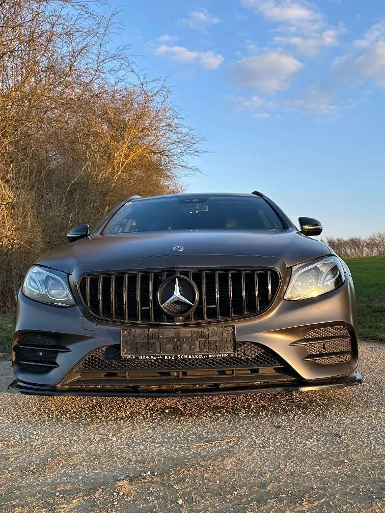 Mercedes-Benz E-Class 2017 photo 2