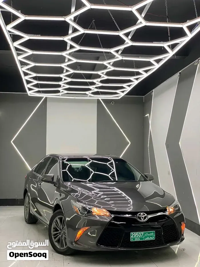 Toyota Camry 2017 photo 2