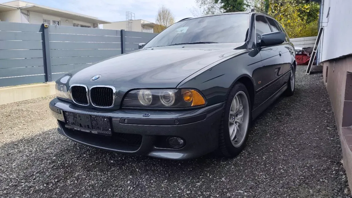 BMW 5 Series 2003 photo 2