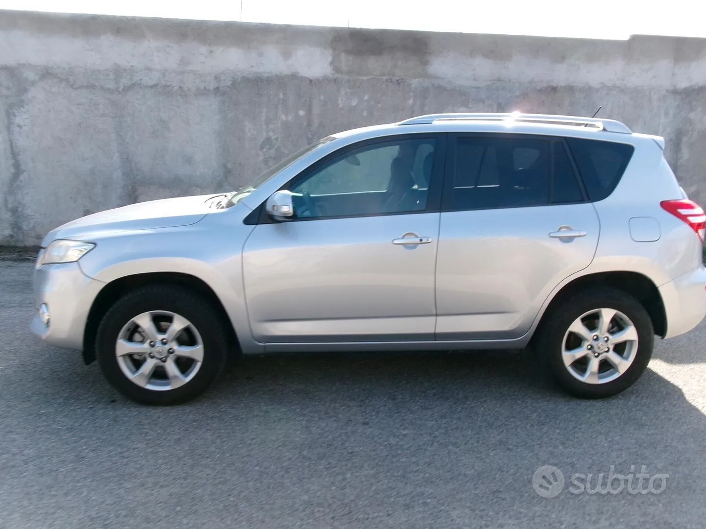 Toyota Rav4 2010 photo 4