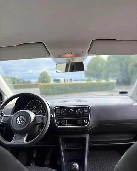 Volkswagen Up 2012 photo 4