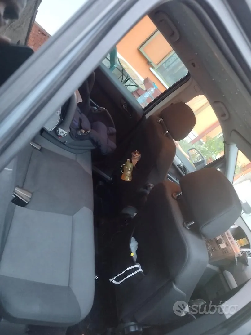 Opel Zafira 2007 photo 4