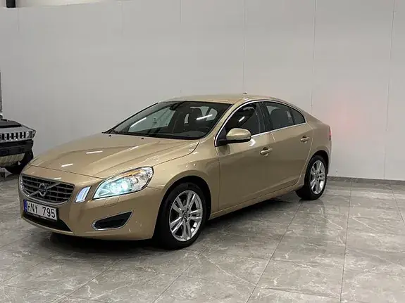Volvo S60 2011 photo 4