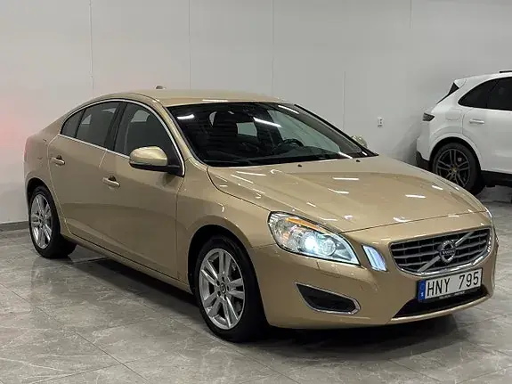 Volvo S60 2011 photo 2