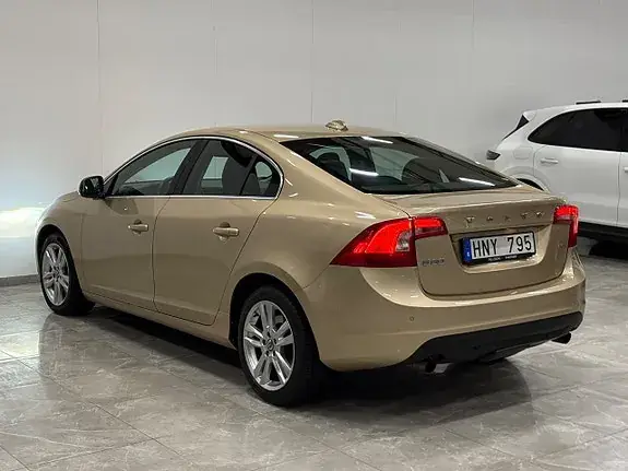 Volvo S60 2011 photo 3