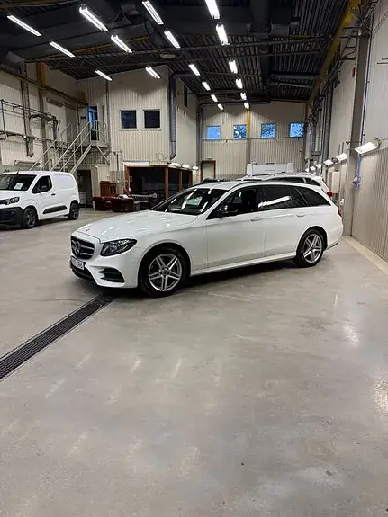 Mercedes-Benz E 220 2017 photo 2