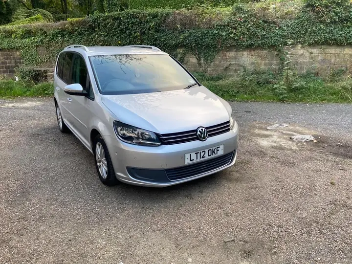 Volkswagen Touran 2012 photo 3