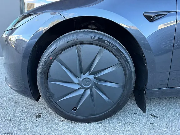 Tesla Model 3 2026 photo 5