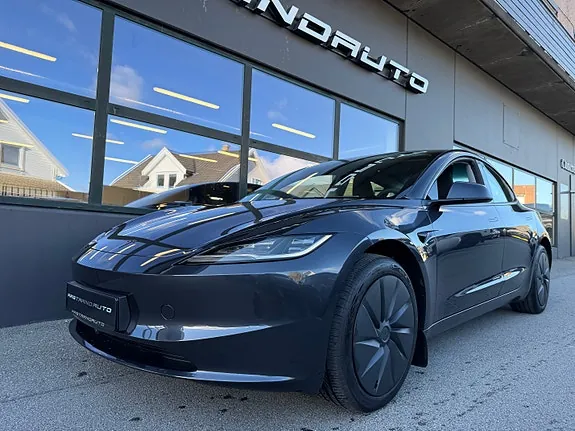 Tesla Model 3 2026 photo 2