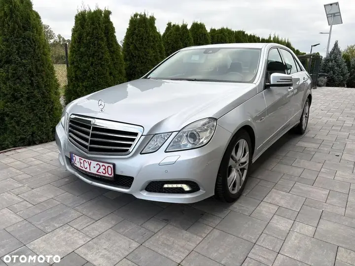 Mercedes-Benz E-Class 2009 photo 2