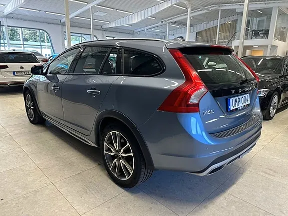 Volvo V60 Cross Country 2017 photo 4