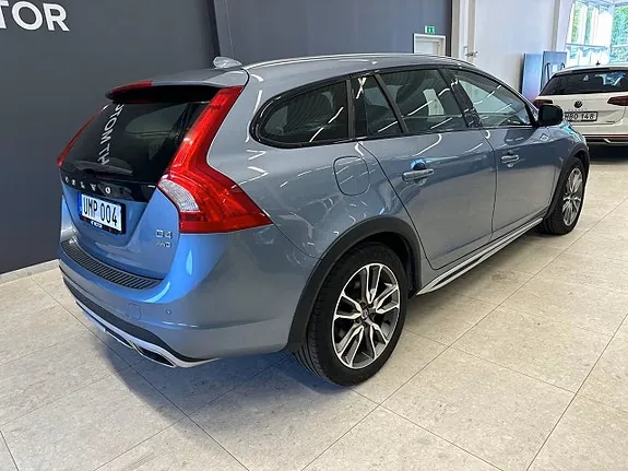 Volvo V60 Cross Country 2017 photo 5