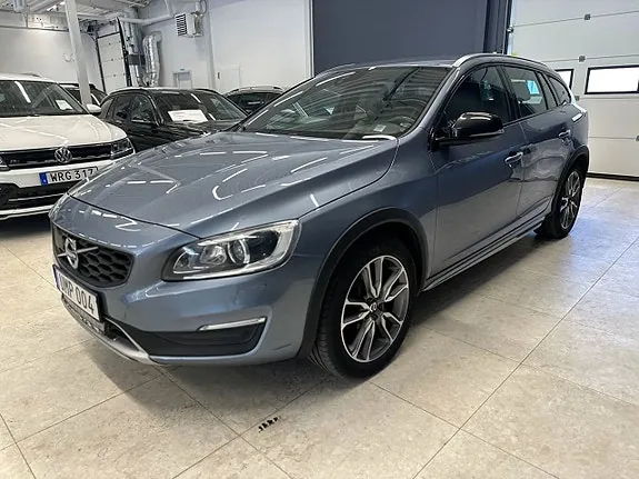 Volvo V60 Cross Country 2017 photo 2