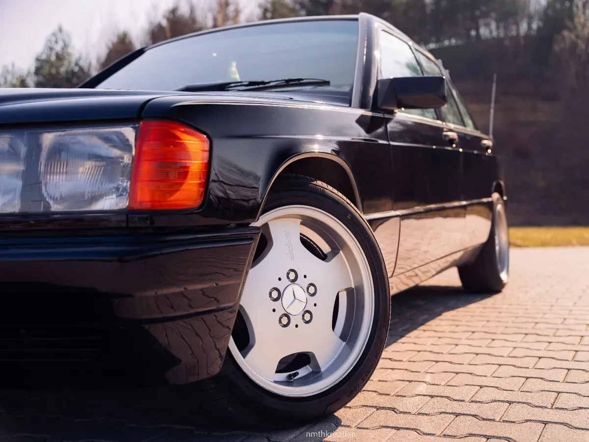 Mercedes-Benz 190 1993 photo 3