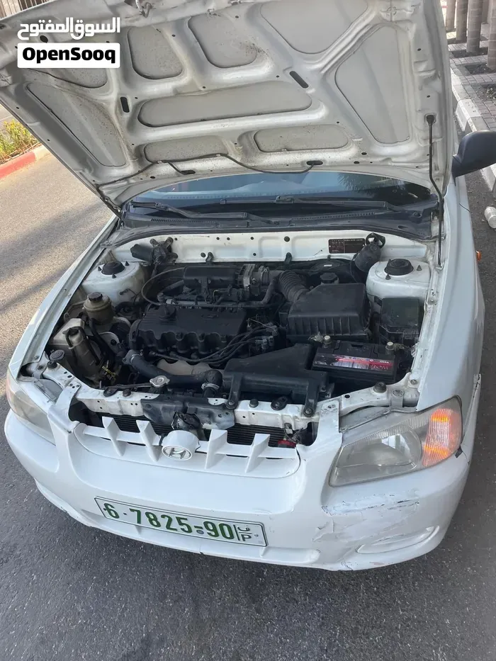 Hyundai Accent 2002 photo 2
