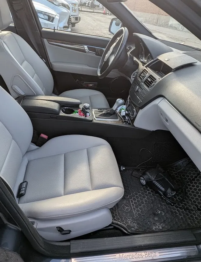 Mercedes-Benz C-Class 2009 photo 3