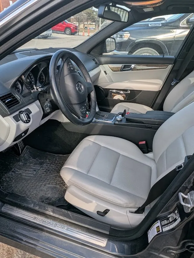 Mercedes-Benz C-Class 2009 photo 4