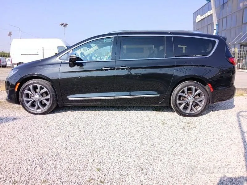 Chrysler Pacifica 2018 photo 5