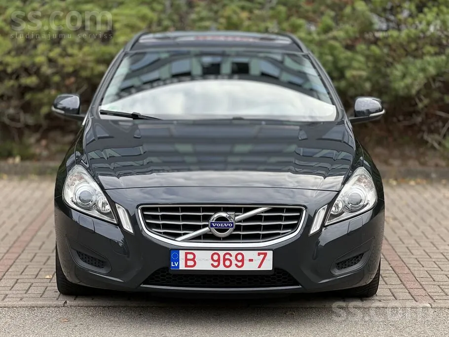 Volvo V60 2012 photo 2