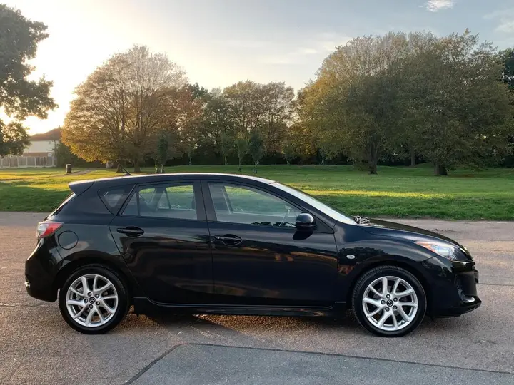Mazda Mazda3 2013 photo 3