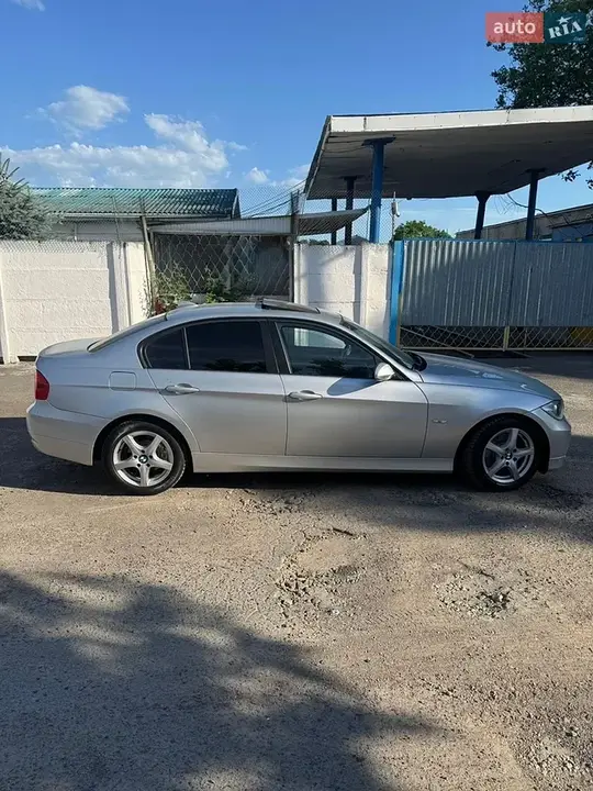 BMW 3 Series 2008 photo 2