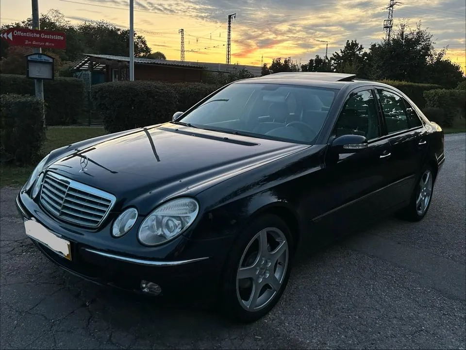 Mercedes-Benz E240