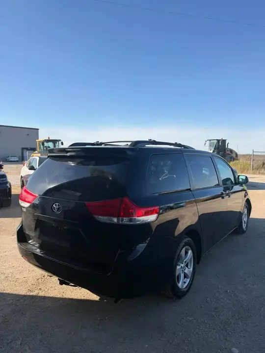 Toyota Sienna 2014 photo 5