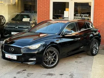 Infiniti Q30 2016 photo 2