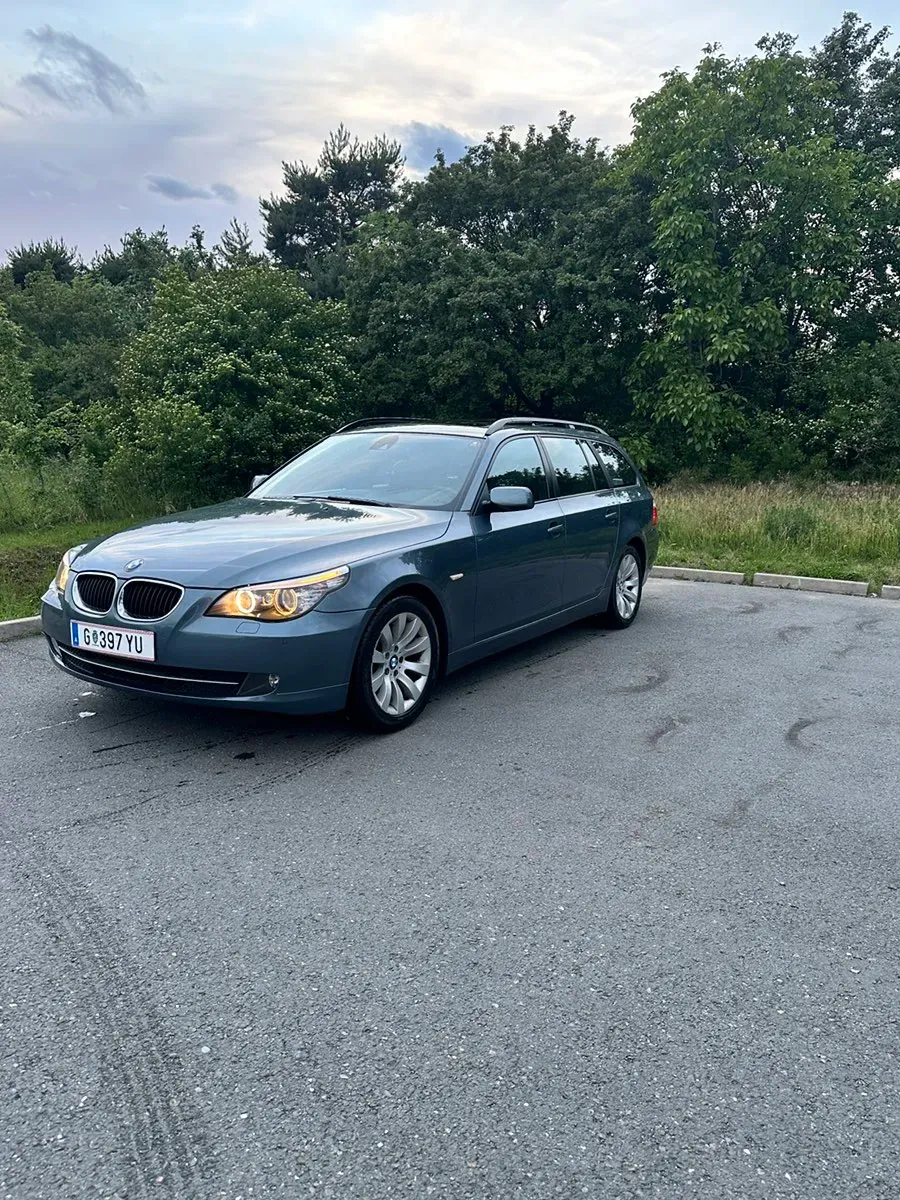 BMW 5 Series 2009 photo 2