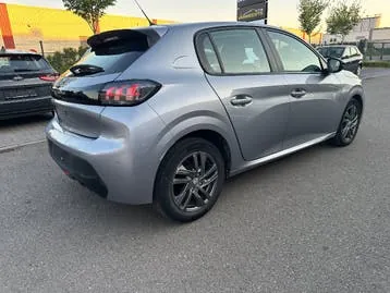 Peugeot 208 2022 photo 2