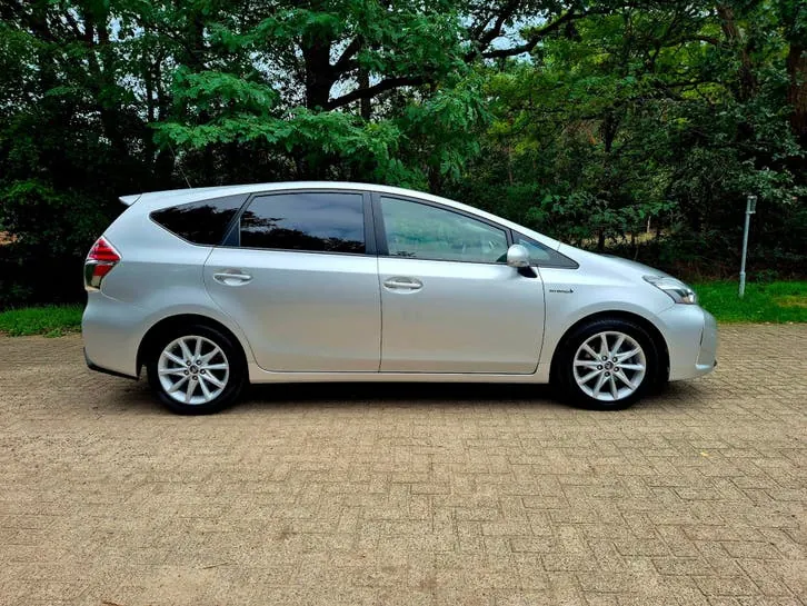 Toyota Prius 2016 photo 2