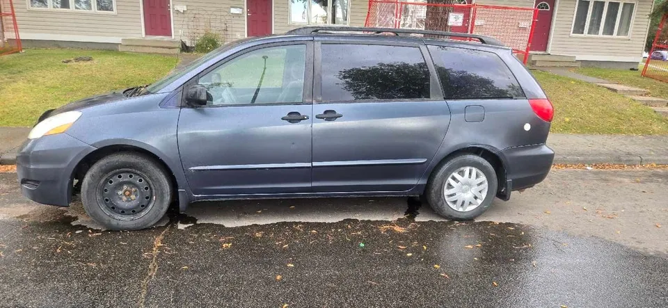 Toyota Sienna 2006 photo 4