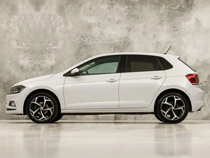 Volkswagen Polo 2017 photo 2