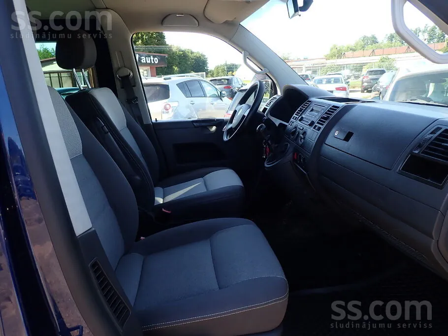 Volkswagen Multivan 2009 photo 5