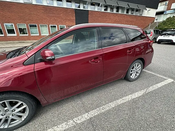 Toyota Auris 2017 photo 3