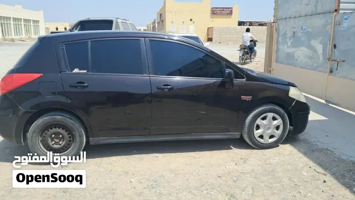 Nissan Tiida 2011 photo 4