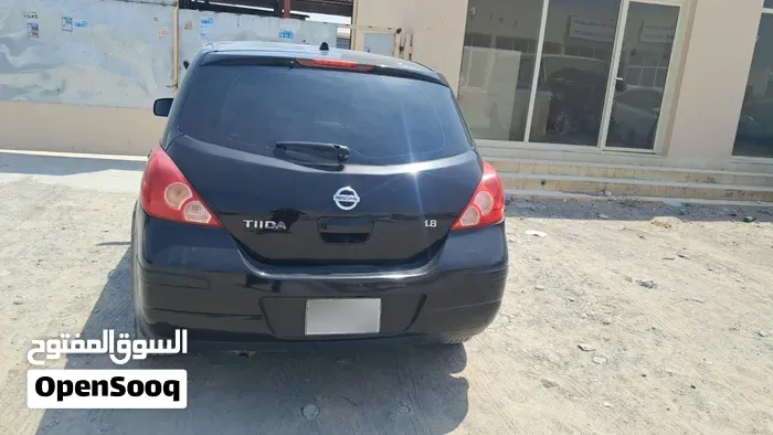 Nissan Tiida 2011 photo 2