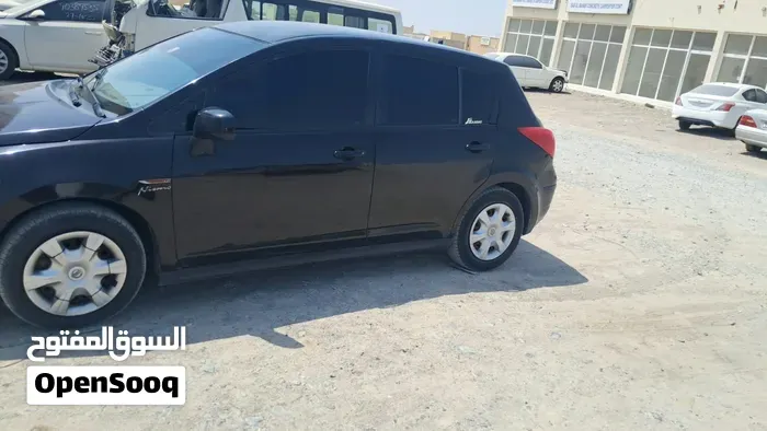 Nissan Tiida 2011 photo 3