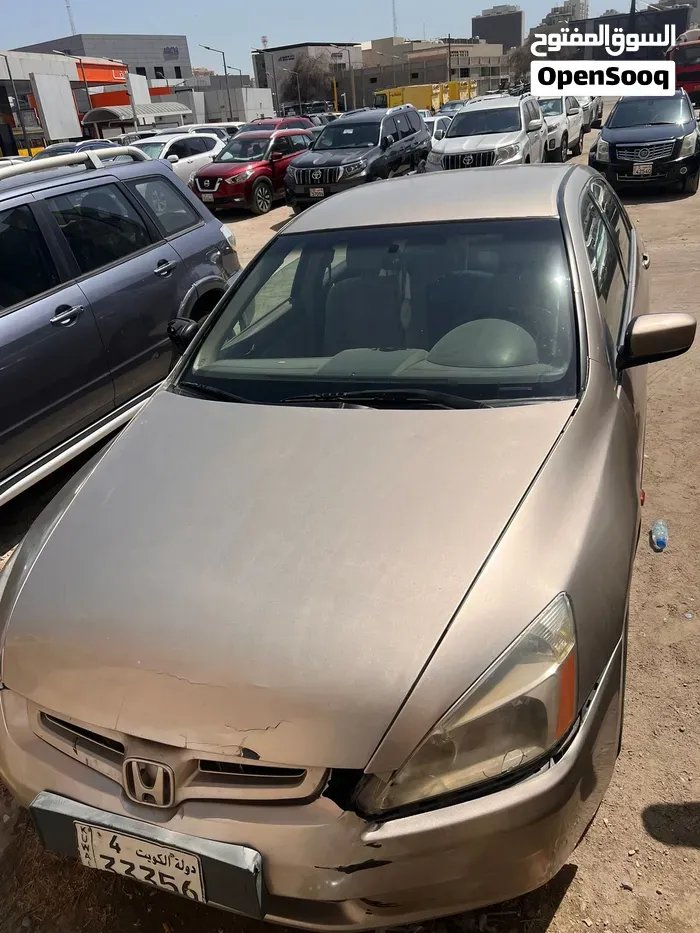Honda Accord 2004 photo 2