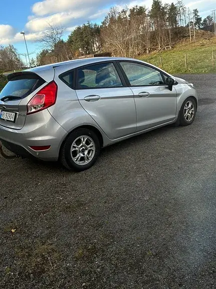 Ford Fiesta 2012 photo 4