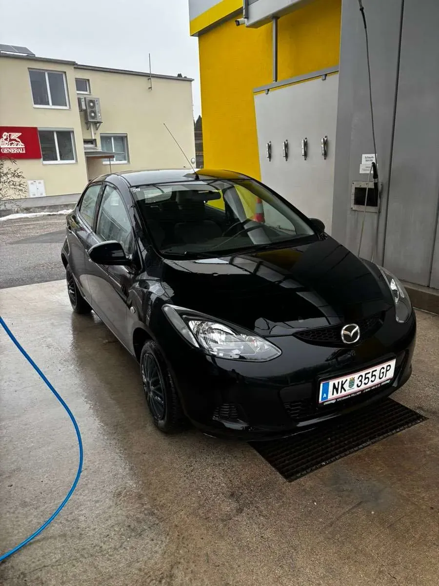 Mazda Mazda2 2009 photo 2